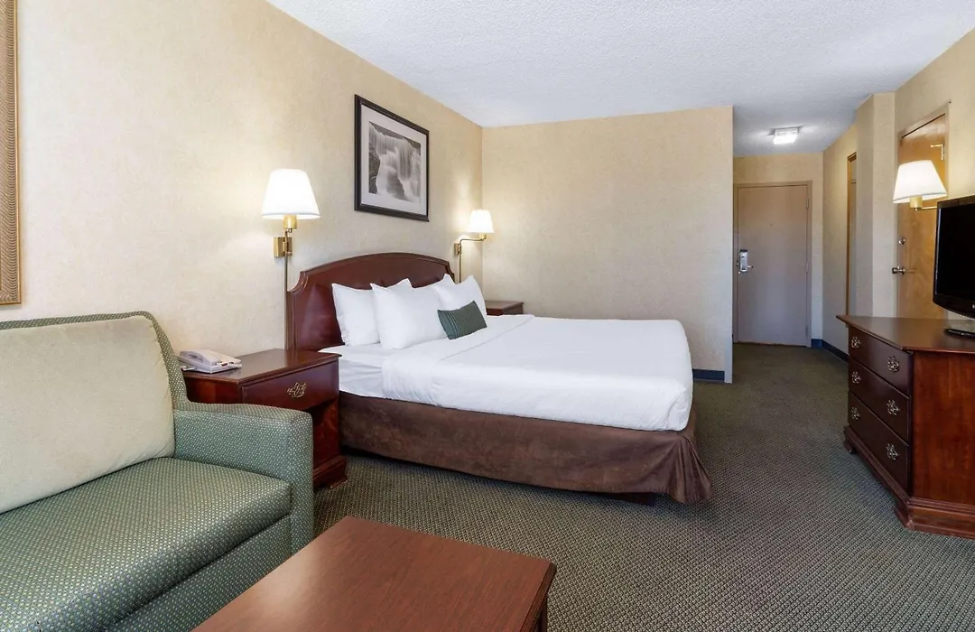 Ramada By Wyndham Reno Hotel & Casino-1
