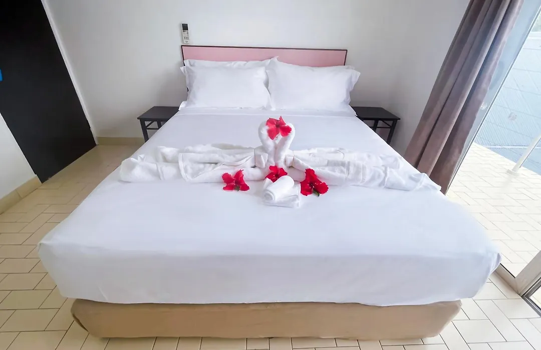 Coconut Palms Resort & Diamond Casino-1