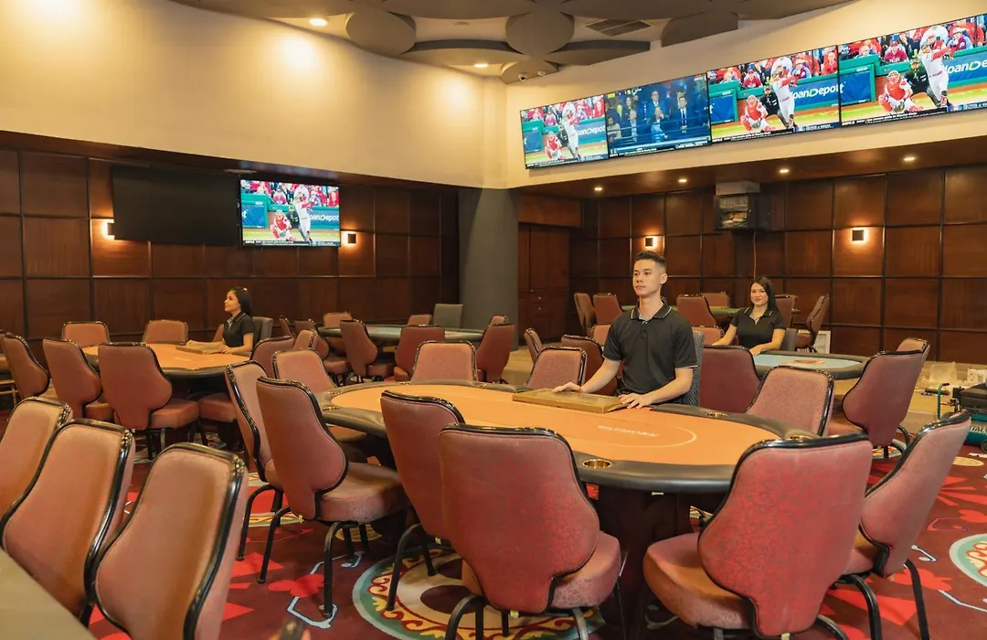 Waymore Hotel Spa & Casino-1
