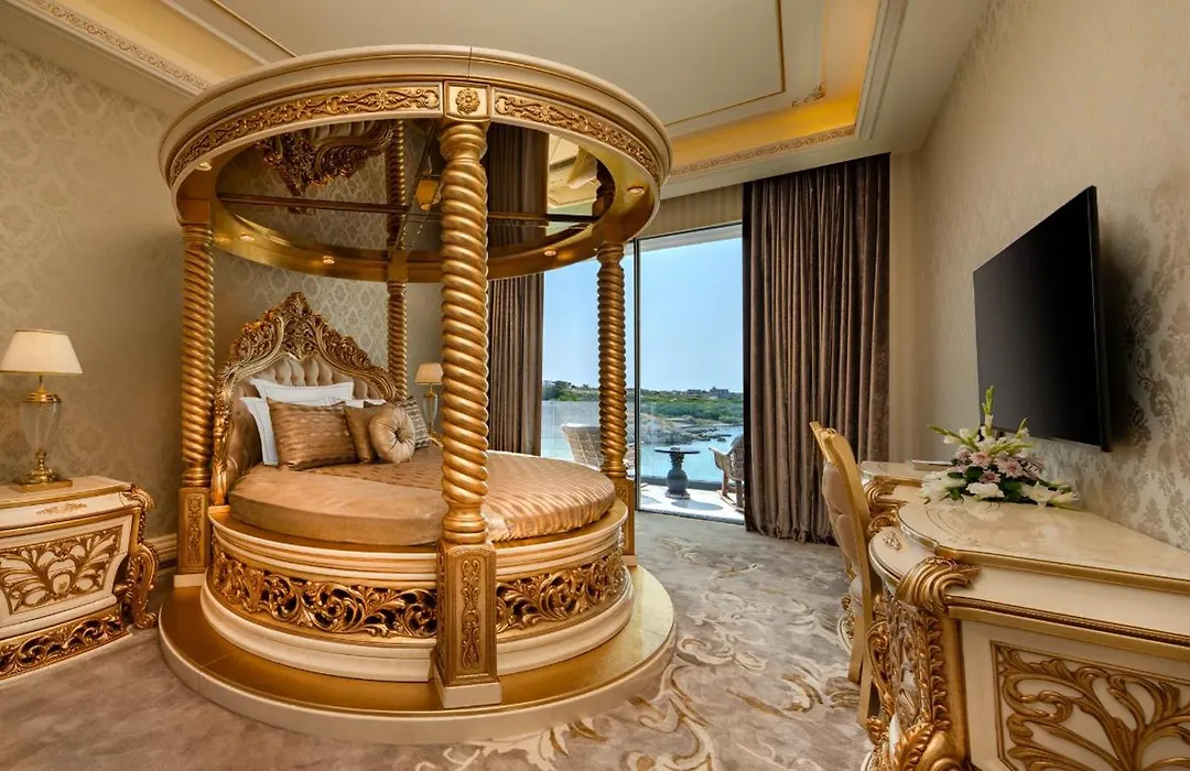 Les Ambassadeurs Hotel Casino&Marina-1
