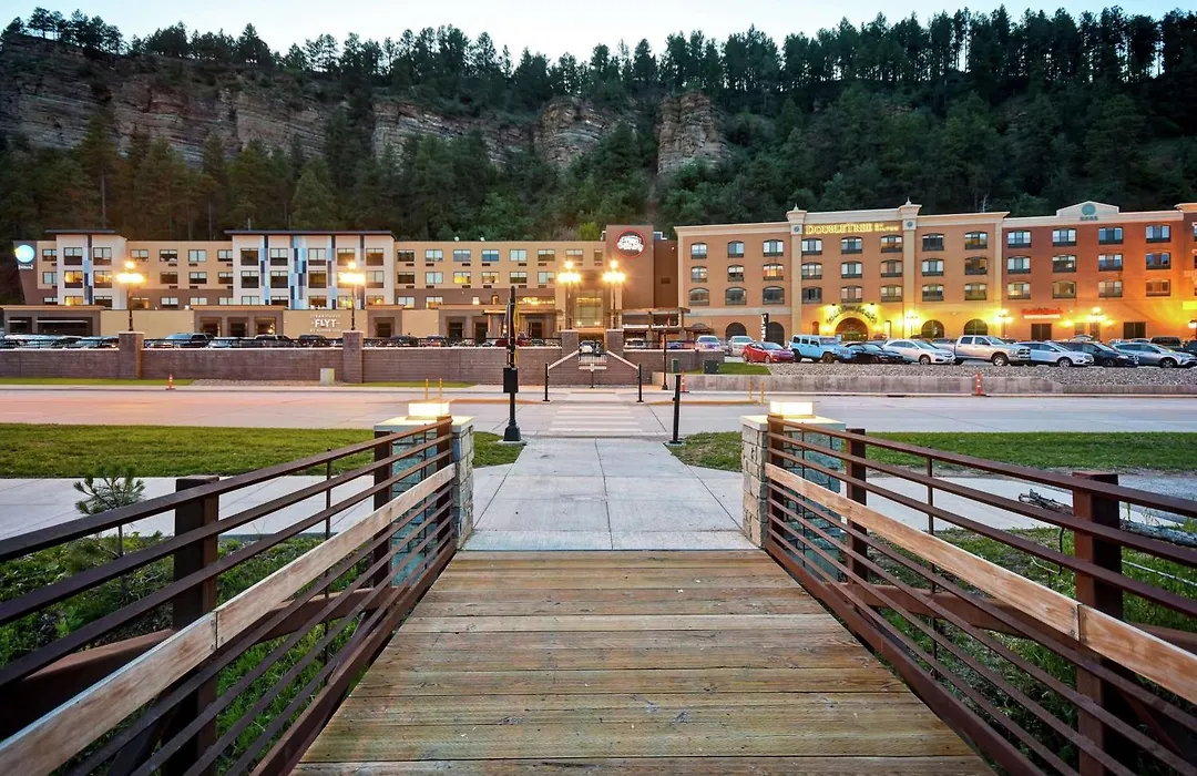Tru By Hilton Deadwood-1