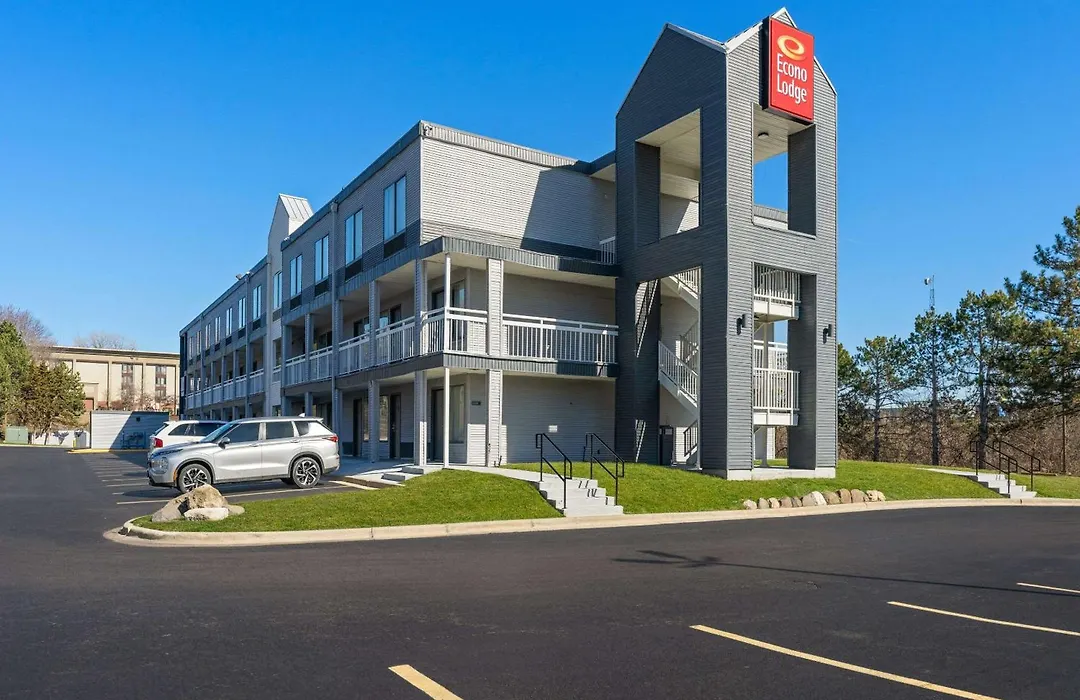 Econo Lodge Rockford Casino Area-1