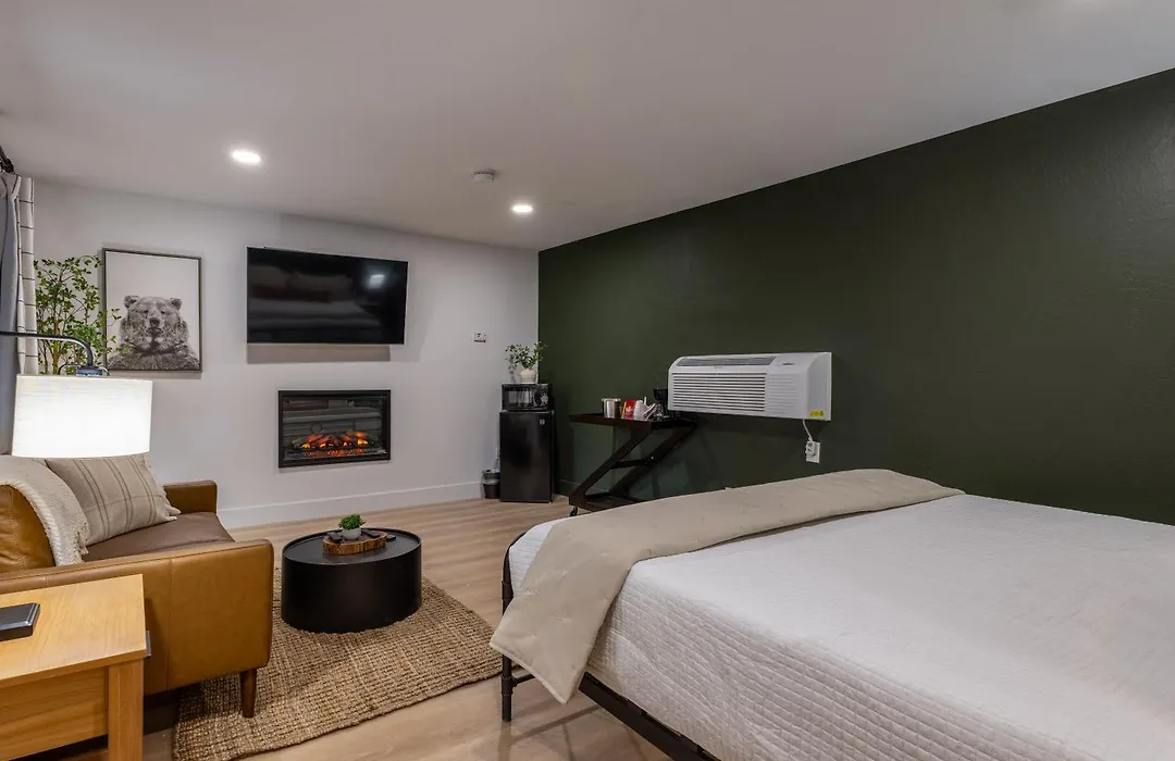 Timberlodge Inn-1