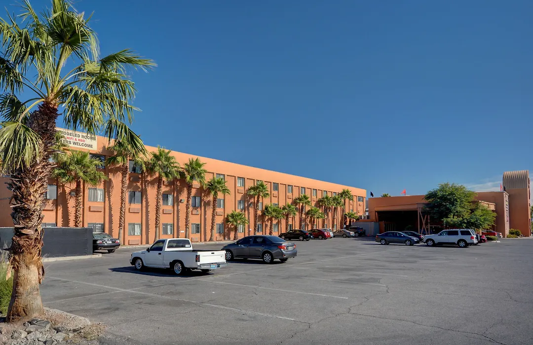 Lucky Club Casino & Hotel-1