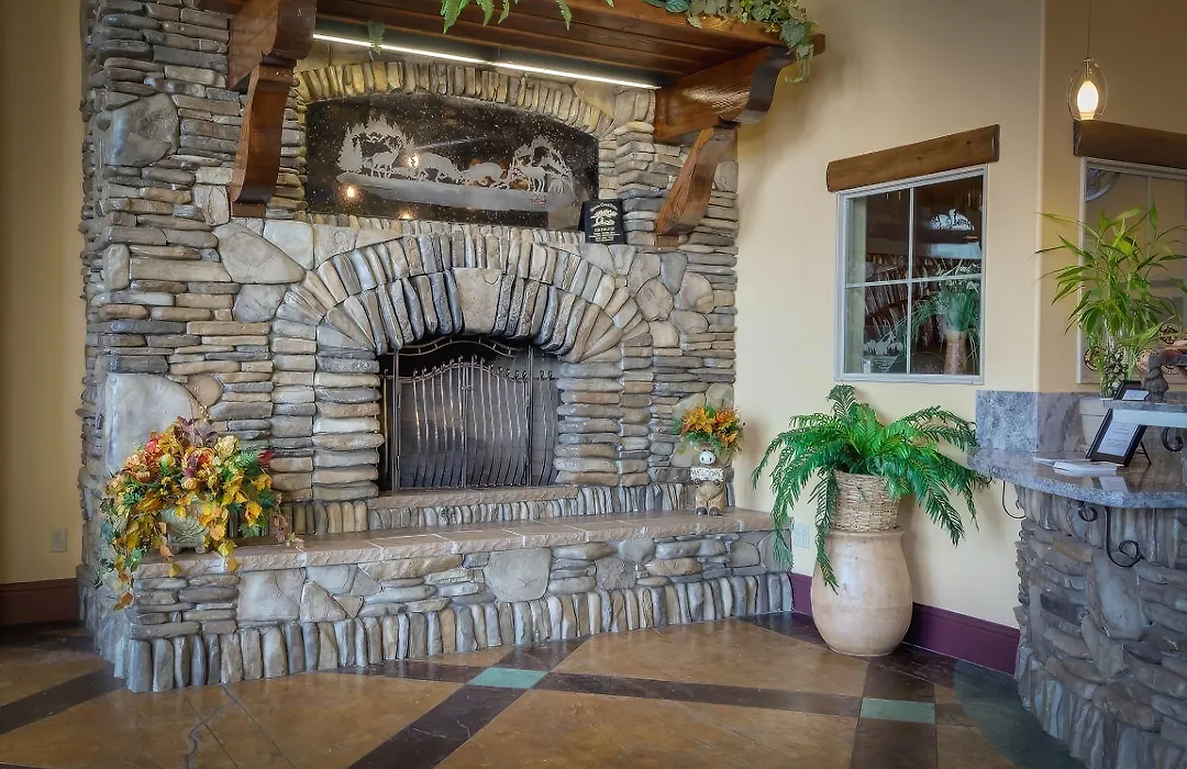 The Lodge At Rolling Hills Casino & Resort-1