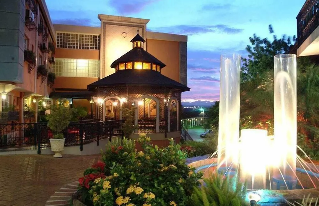 Platino Hotel & Casino-1