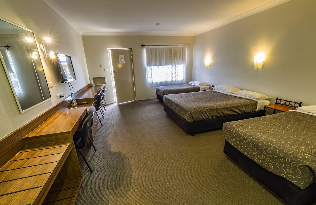 Casino Motor Inn-1