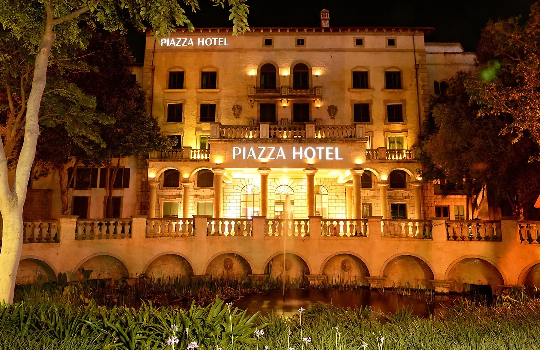 Piazza Hotel Montecasino-1