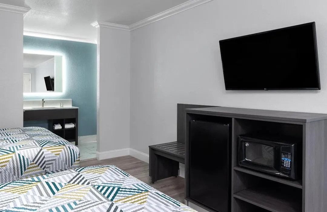 Red Lion Inn & Suites Lemoore-1