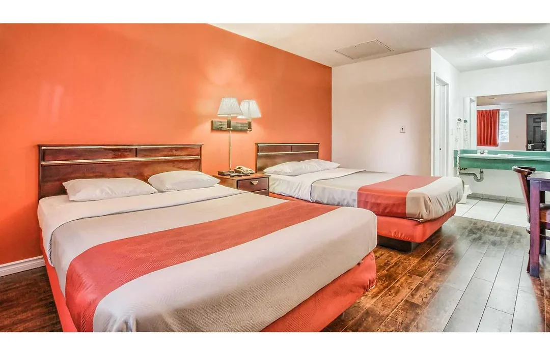 Motel 6-Windsor, On-1