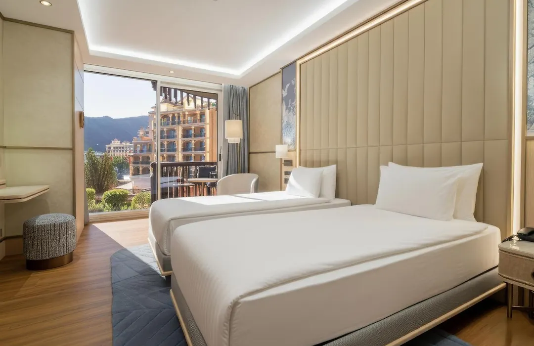 Merit Crystal Cove Hotel Casino&SPA-1