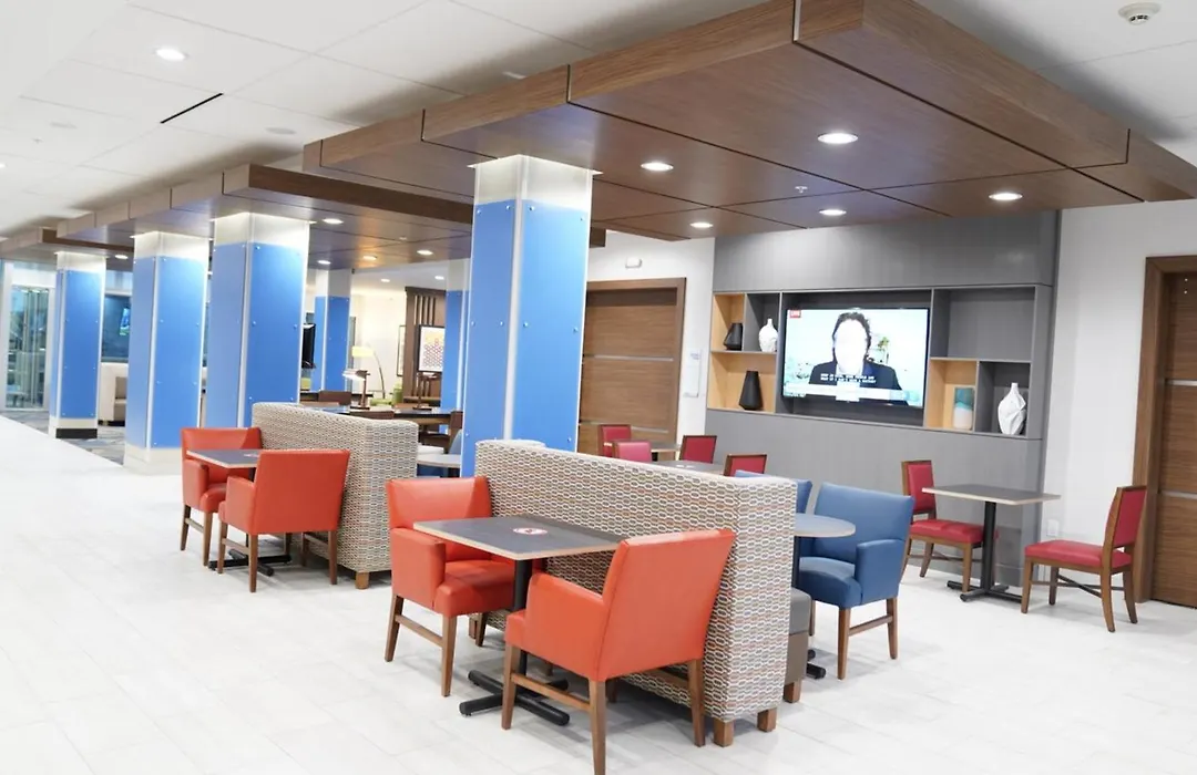 Holiday Inn Express & Suites - Dallas Market Center By Ihg-1