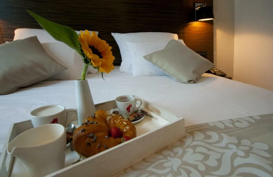 Hotel Gold Club-1