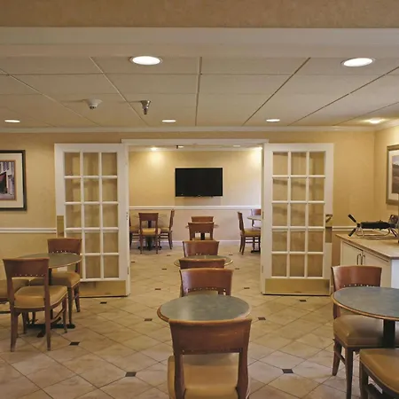 La Quinta By Wyndham Tampa Fairgrounds - Casino-2