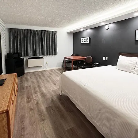 Travelodge By Wyndham Winnipeg Airport-3