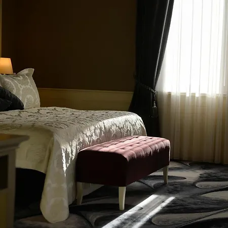 Royal Casino & Hotel-3