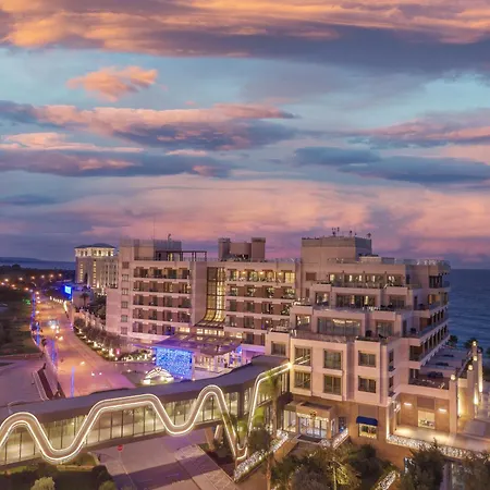Merit Royal Premium Hotel Casino & Spa-2