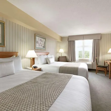 Days Inn By Wyndham Orillia-3