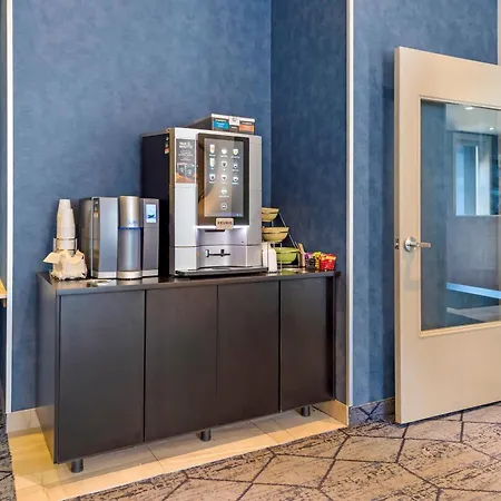 Quality Inn Centre-Ville-2