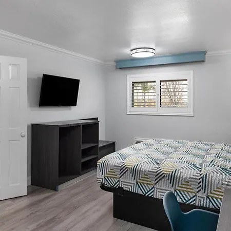 Red Lion Inn & Suites Lemoore-3