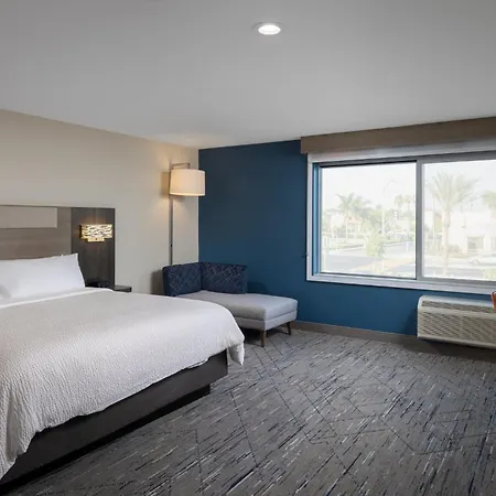 Holiday Inn Express & Suites Hawaiian Gardens By Ihg-3