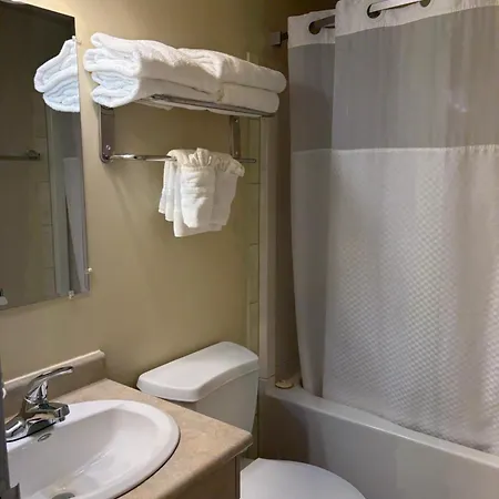 Park West Inn-3
