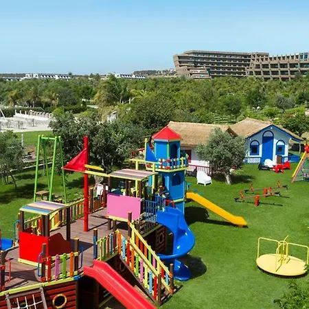 Noah'S Ark Deluxe Hotel & Spa-3