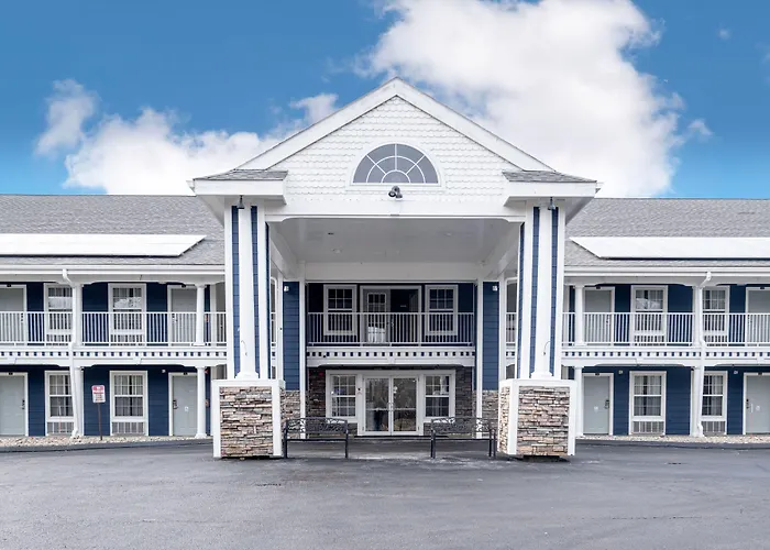 Hilltop Inn & Suites, Near Foxwoods Casino North Stonington