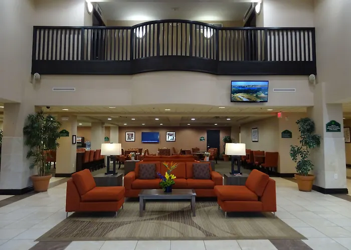 Wingate By Wyndham Regina Hotel
