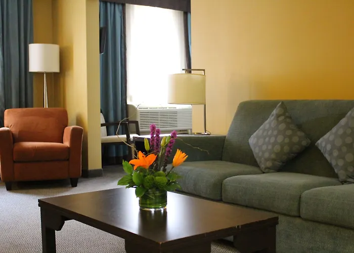 Wingate By Wyndham Regina Hotel