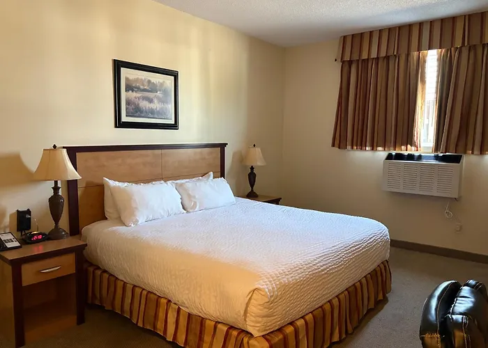 Park West Inn Saint James