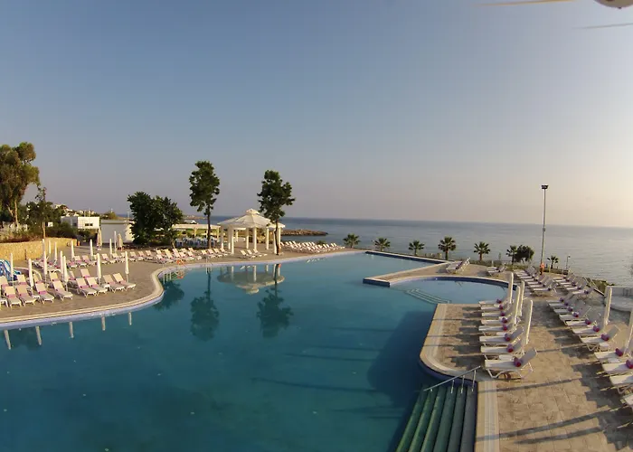 Jasmine Court Hotel & Spa Kyrenia 